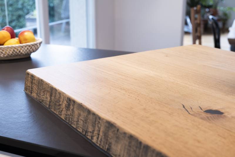 Où acheter un plan de travail en bois massif sur mesure pour une cuisine haut de gamme à Toulouse ?