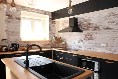 Notre zone d'activité pour ce service Mobilier d'agencement en bois massif pour magasin